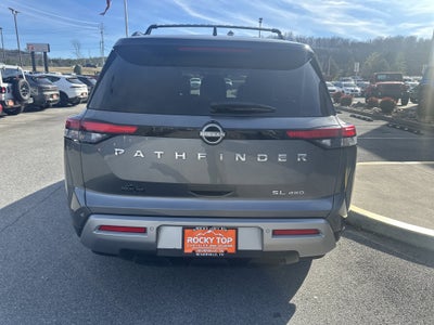 2022 Nissan Pathfinder SL 4WD