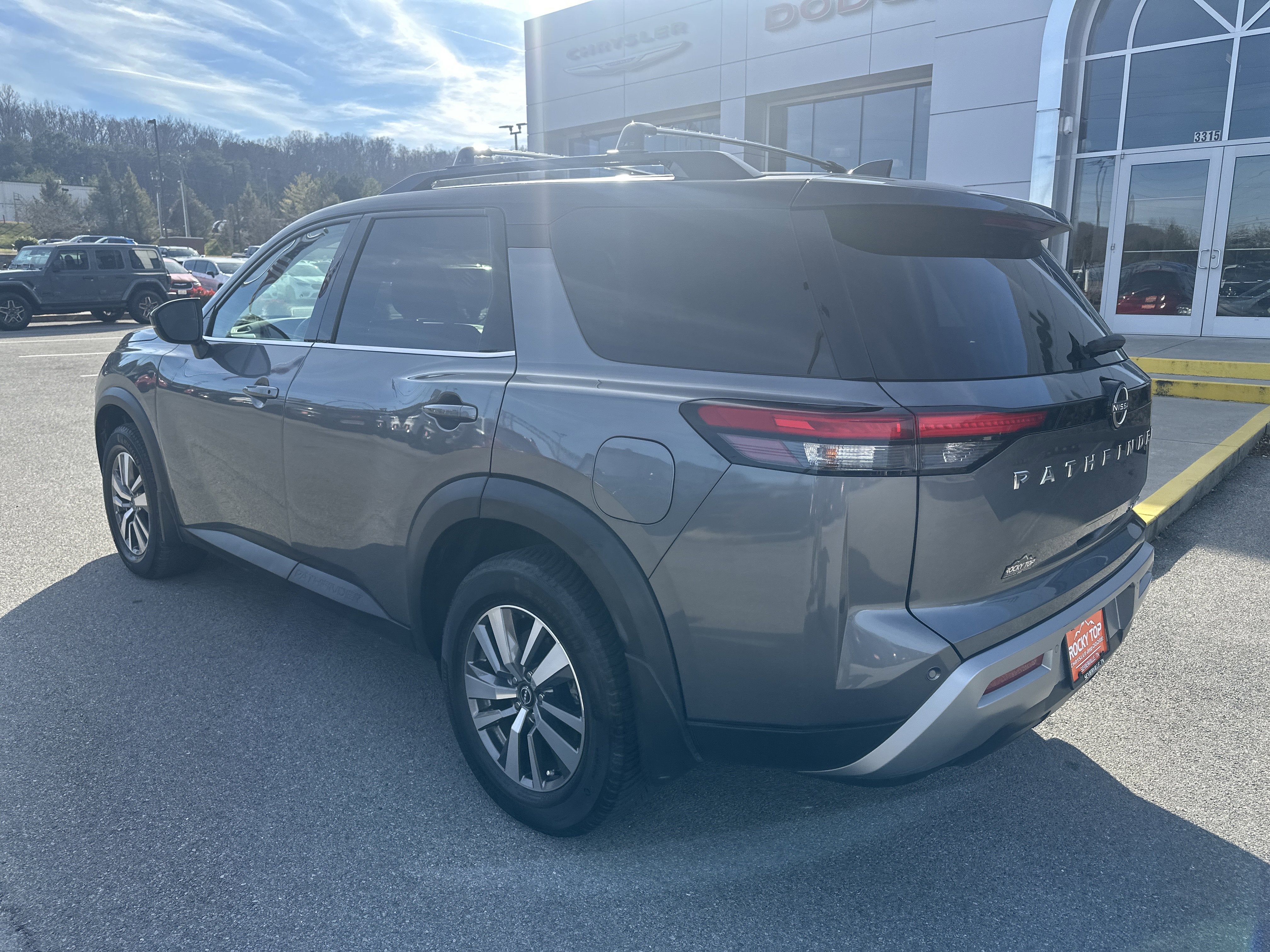 2022 Nissan Pathfinder SL 4WD