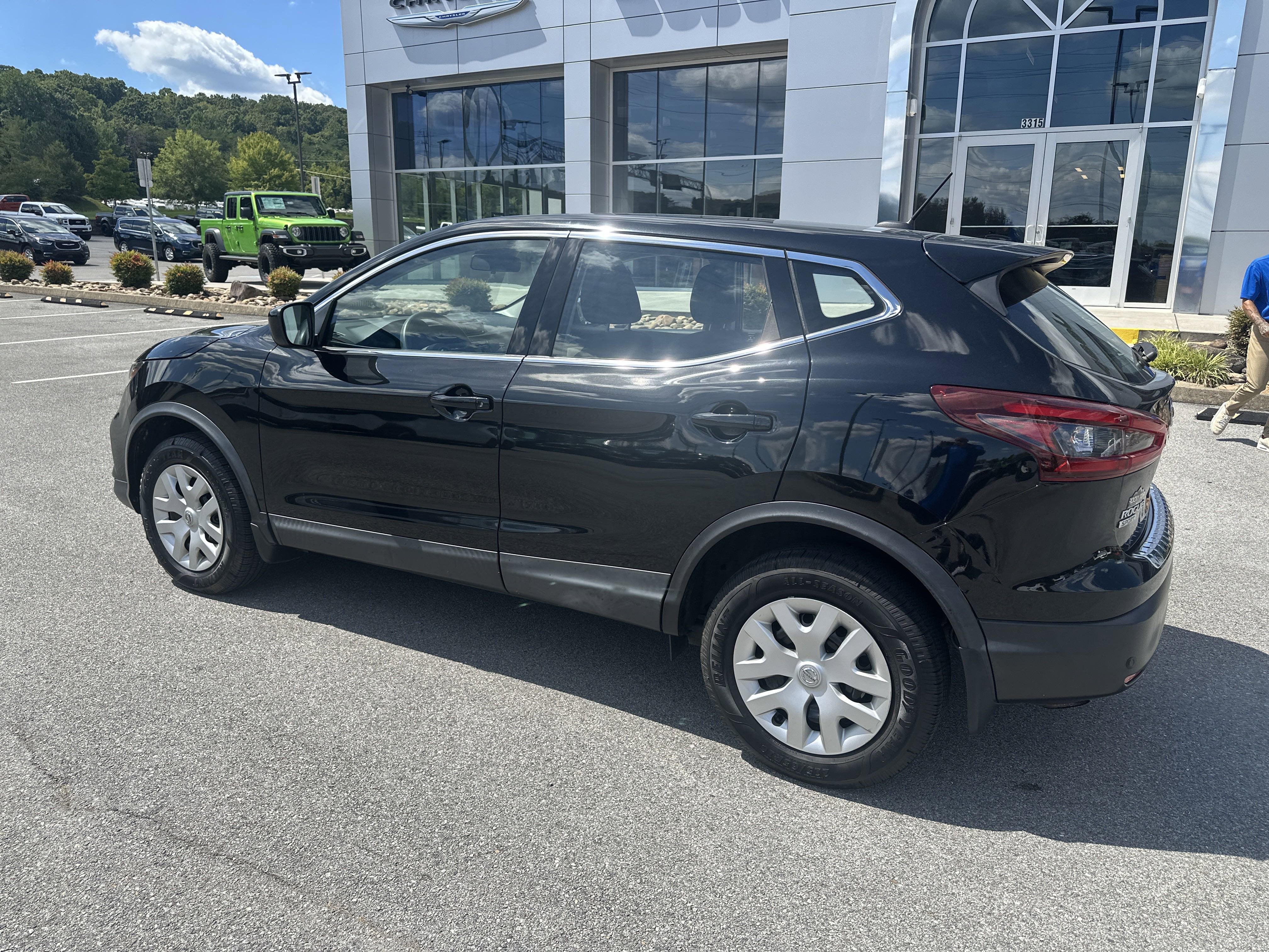 2020 Nissan Rogue Sport S FWD Xtronic CVT