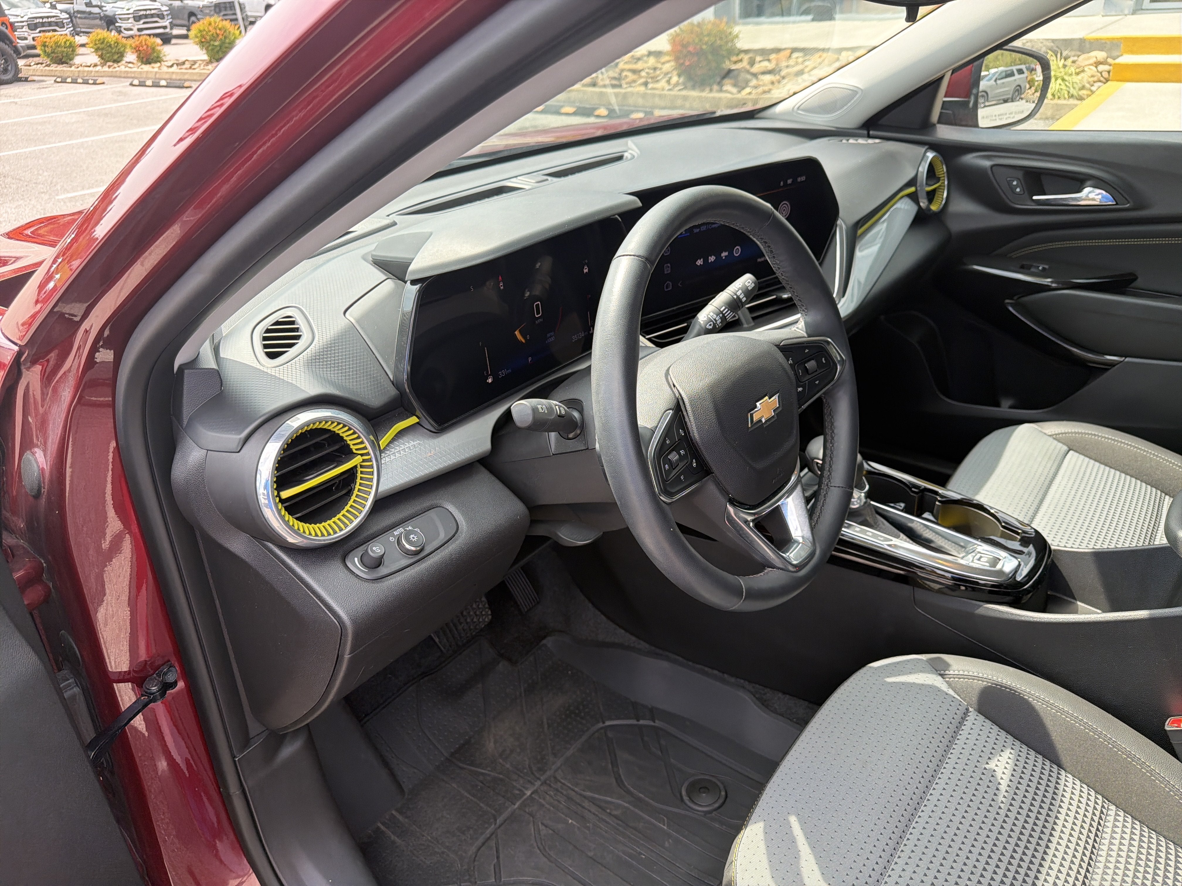 2024 Chevrolet Trax FWD LT
