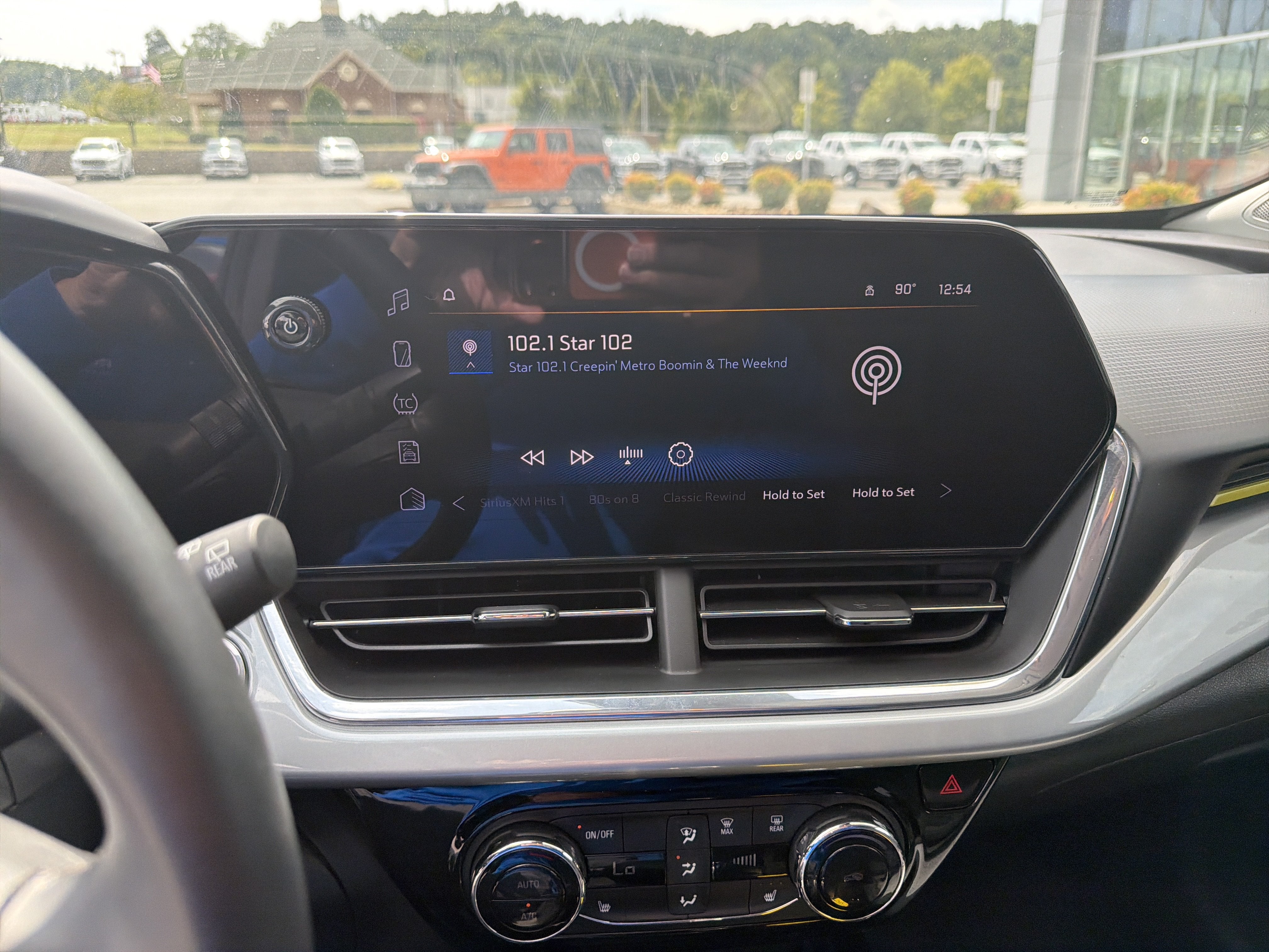 2024 Chevrolet Trax FWD LT