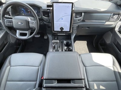 2025 Ford F-150 Lightning Lariat®