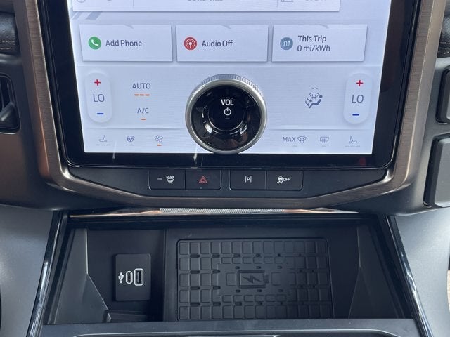 2025 Ford F-150 Lightning Lariat®